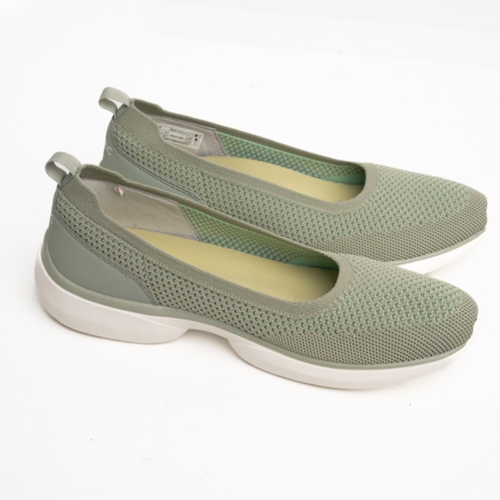 Vionic. Kallie Slip On Shoe. - Picture 9 of 11